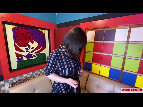 ❤️ Чоң көкүрөктөрү бар жапон сүйкүмдүү секс оюнчуктары менен мастурбация жасап, оргазмга ээ. Ал интервьюсунда өзүнүн башынан өткөн окуялары тууралуу айтып берет. Чоң сиськи жана түктүү киска катуу онтоп жатат. Осакапорн ☑ Сонун порно боюнча бизде ❌❤