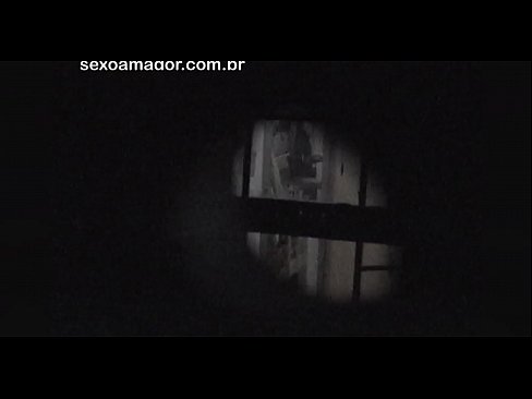 ❤️ Блондини ичкери кирпичтин артына катылган кошуналык войер жашыруун түрдө видеого тартып алат ☑ Сонун порно боюнча бизде ❌❤
